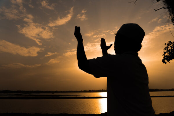 আসতাগফিরুল্লাহ এর ফজিলত ও গুরুত্ব